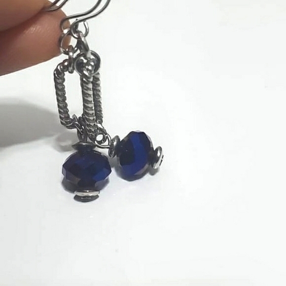 4/$20 Blue Glass Drop Earrings Handmade Beaded Blue Crystal Dangle Earrings 🌴 - Picture 2 of 3